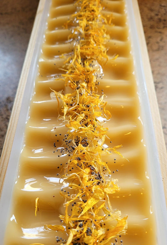 ๐ผ Marigold Soap Bar (Cold Process)