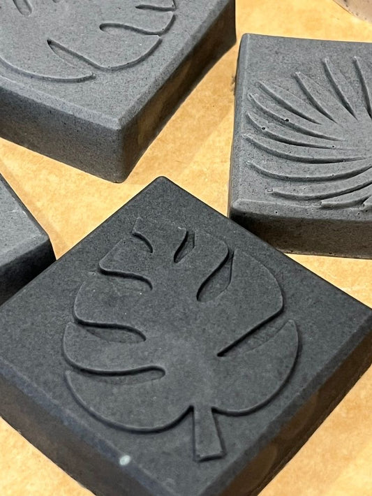 🖤 Charcoal Infused Whitening Cleanser Soap Bar – Deep Detox & Purification