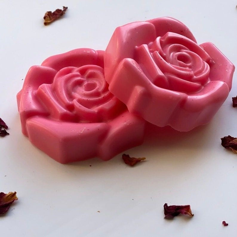 🌹 Rose Petals Soap Bar – Simple & Natural Glow-Up