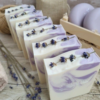 Lavender Bliss – Calm Skin, Calm Mind
(Cold Process)