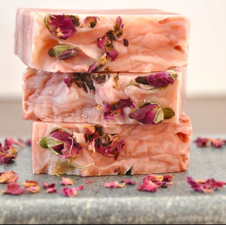 🌹 Rose Petals Cold Process Soap Bar (Cold Process)